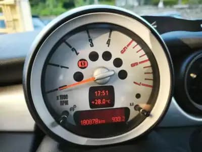 Vendo MINI 2008 - 8500 EUR, 180878 km - AUTO.MOTO.pt