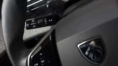 Vendo Peugeot 5008 2025 - 33900 EUR, 25000 km - AUTO.MOTO.pt