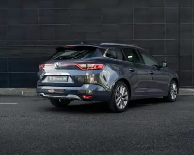 Sell Renault Mégane Sport Tourer 2018 - 15990 EUR, 126740 km - AUTO.MOTO.pt