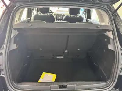 Vendo Renault Captur 2017 - 13750 EUR, 136000 km - AUTO.MOTO.pt