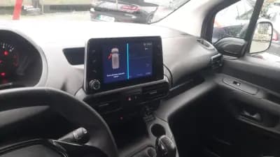 Vendo Peugeot Partner 2021 - 14750 EUR, 120590 km - AUTO.MOTO.pt