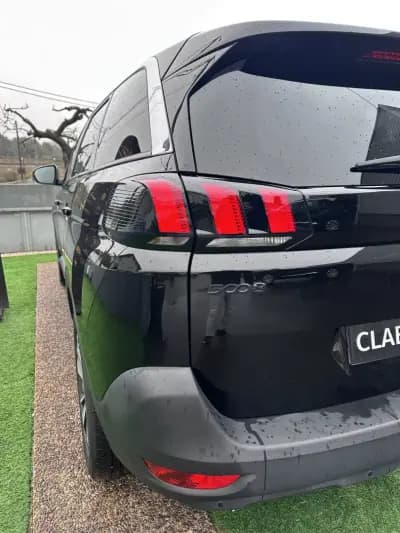 Sell Peugeot 5008 2018 - 14900 EUR, 140000 km - AUTO.MOTO.pt