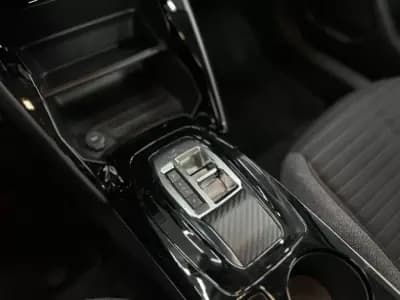 Vendo Peugeot e-2008 2023 - 22500 EUR, 46500 km - AUTO.MOTO.pt