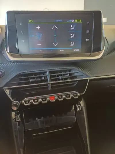 Vendo Peugeot 208 2023 - 27000 EUR, 24150 km - AUTO.MOTO.pt