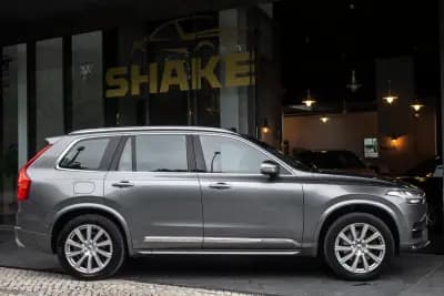 Sell Volvo XC 90 2016 - 24990 EUR, 206775 km - AUTO.MOTO.pt