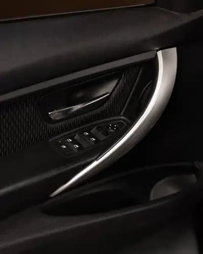 Vendo BMW 318 2013 - 17950 EUR, 189000 km - AUTO.MOTO.pt