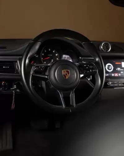 Vendo Porsche Macan 2017 - 47950 EUR, 116000 km - AUTO.MOTO.pt