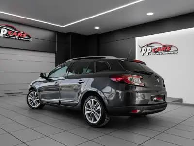 Vendo Renault Mégane Sport Tourer 2009 - 10450 EUR, 160000 km - AUTO.MOTO.pt