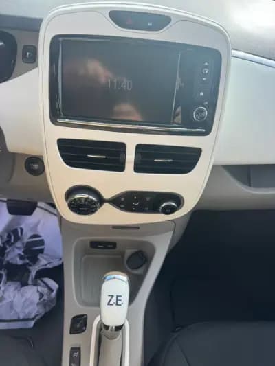 Vendo Renault Zoe 2016 - 8990 EUR, 85000 km - AUTO.MOTO.pt