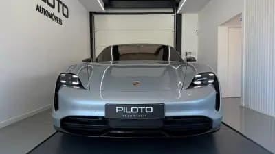 Vendo Porsche Taycan 2020 - 72000 EUR, 96306 km - AUTO.MOTO.pt