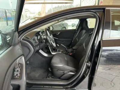 Sell Volvo V40 2014 - 10950 EUR, 203325 km - AUTO.MOTO.pt