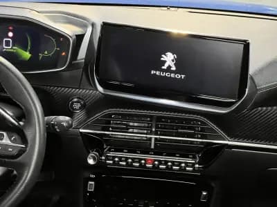 Sell Peugeot 208 2021 - 15990 EUR, 40000 km - AUTO.MOTO.pt