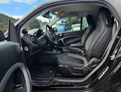 Vendo Smart Fortwo Cabrio 2021 - 12999 EUR, 30000 km - AUTO.MOTO.pt