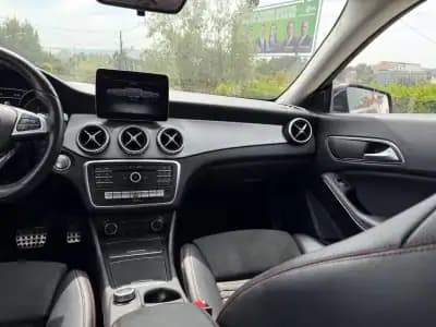 Vendo Mercedes-Benz CLA 180 2017 - 19999 EUR, 160000 km - AUTO.MOTO.pt