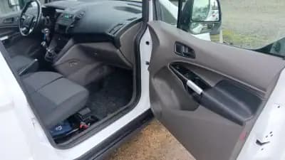 Vendo Ford Transit Connect 2018 - 12300 EUR, 207321 km - AUTO.MOTO.pt