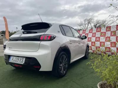 Sell Peugeot e-208 2021 - 18490 EUR, 44305 km - AUTO.MOTO.pt