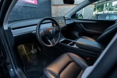 Vendo Tesla Model Y 2023 - 37900 EUR, 45000 km - AUTO.MOTO.pt