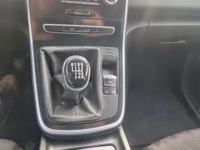 Sell Renault Grand Scénic 2019 - 10900 EUR, 265000 km - AUTO.MOTO.pt