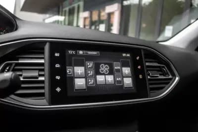 Vendo Peugeot 308 SW 2016 - 7990 EUR, 223142 km - AUTO.MOTO.pt