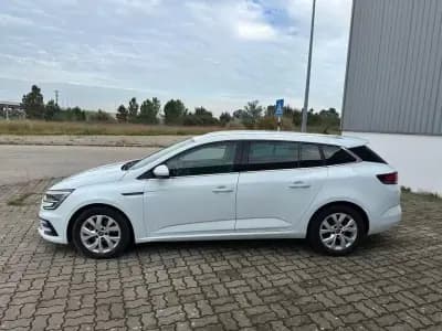 Sell Renault Mégane Sport Tourer 2022 - 17990 EUR, 142667 km - AUTO.MOTO.pt
