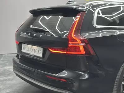 Vendo Volvo V60 2023 - 37500 EUR, 75000 km - AUTO.MOTO.pt
