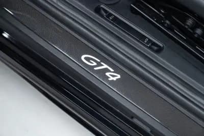 Sell Porsche 718 Cayman 2021 - 134950 EUR, 23000 km - AUTO.MOTO.pt