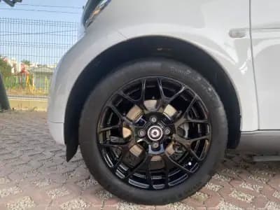 Sell Smart Fortwo Cabrio 2019 - 17900 EUR, 40794 km - AUTO.MOTO.pt