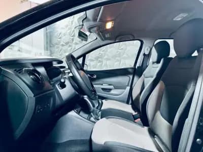 Sell Renault Captur 2016 - 11990 EUR, 114588 km - AUTO.MOTO.pt