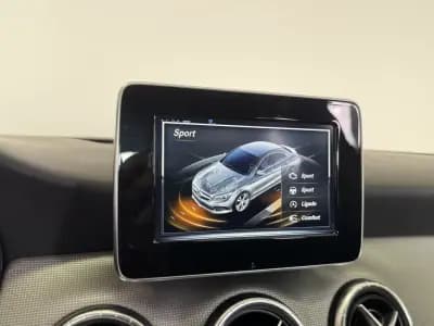 Vendo Mercedes-Benz CLA 180 2018 - 21950 EUR, 77215 km - AUTO.MOTO.pt