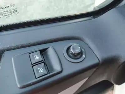 Vendo Renault Trafic 1.6DCi L1H1 2016 - 11965 EUR, 266000 km - AUTO.MOTO.pt