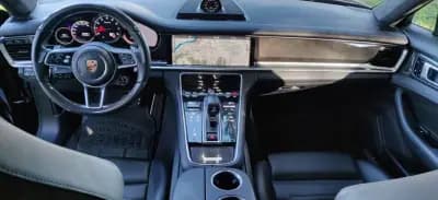 Vendo Porsche Panamera 2017 - 82499 EUR, 62500 km - AUTO.MOTO.pt