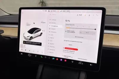 Vendo Tesla Model 3 2021 - 25450 EUR, 58710 km - AUTO.MOTO.pt