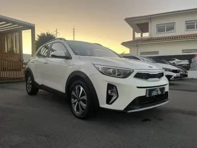 Vendo Kia Stonic 2021 - 13750 EUR, 112000 km - AUTO.MOTO.pt