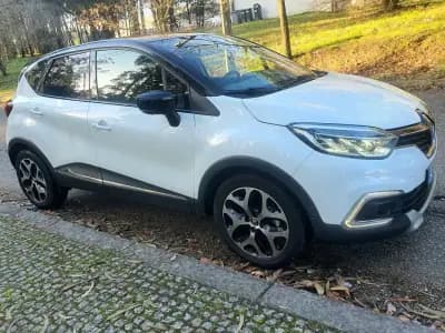 Vendo Renault Captur 2018 - 15800 EUR, 84000 km - AUTO.MOTO.pt