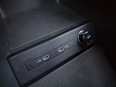 Vendo Audi Q4 e-tron 2022 - 36990 EUR, 56000 km - AUTO.MOTO.pt