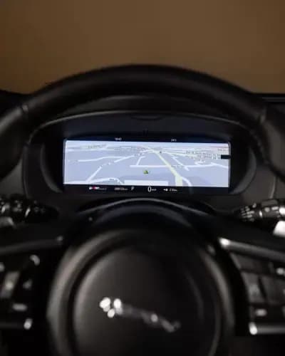 Vendo Jaguar F-Pace 2020 - 37950 EUR, 80000 km - AUTO.MOTO.pt