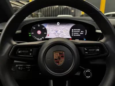 Vendo Porsche Macan 2025 - 87990 EUR, 15800 km - AUTO.MOTO.pt