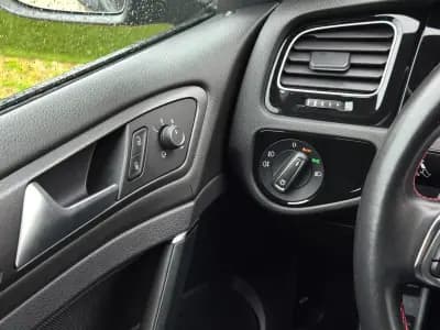 Vendo Volkswagen Golf 2019 - 27990 EUR, 110000 km - AUTO.MOTO.pt