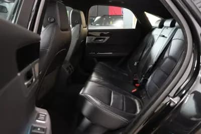 Vendo Jaguar XF 2016 - 25900 EUR, 63375 km - AUTO.MOTO.pt