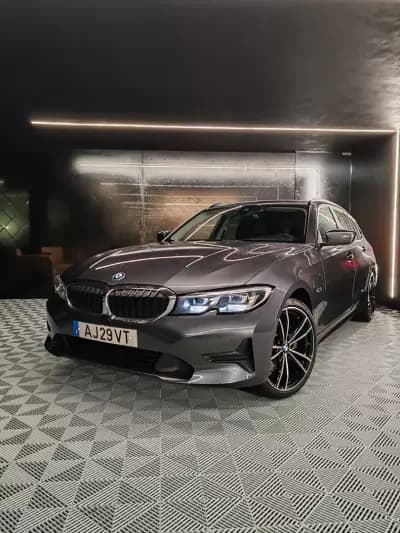 Vendo BMW 320 2021 - 26750 EUR, 123834 km - AUTO.MOTO.pt