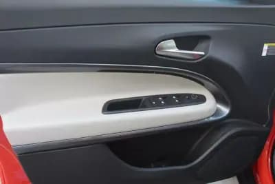 Vendo Fiat 600e 2023 - 29980 EUR, 7039 km - AUTO.MOTO.pt