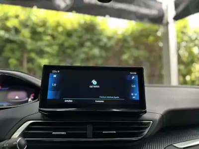 Vendo Peugeot 3008 2022 - 22900 EUR, 94000 km - AUTO.MOTO.pt