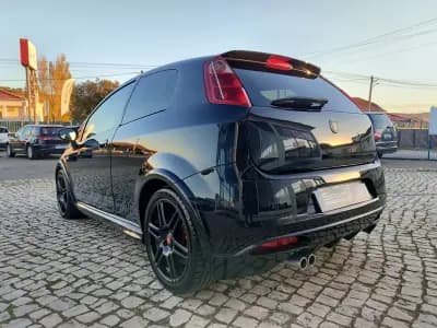 Vendo Fiat Grande Punto 2010 - 13900 EUR, 32000 km - AUTO.MOTO.pt