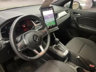 Vendo Renault Captur 2024 - 27500 EUR, 19000 km - AUTO.MOTO.pt