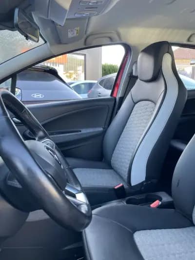 Sell Renault Zoe 2020 - 15250 EUR, 74811 km - AUTO.MOTO.pt