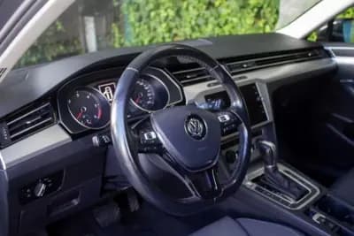 Vendo Volkswagen Passat Variant 2019 - 17900 EUR, 229000 km - AUTO.MOTO.pt