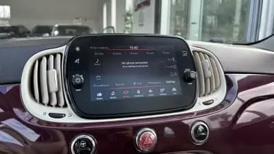 Vendo Fiat 500 2021 - 10999 EUR, 109121 km - AUTO.MOTO.pt