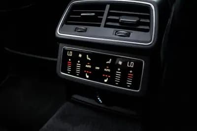 Vendo Audi RS6 Avant 2021 - 114000 EUR, 74634 km - AUTO.MOTO.pt