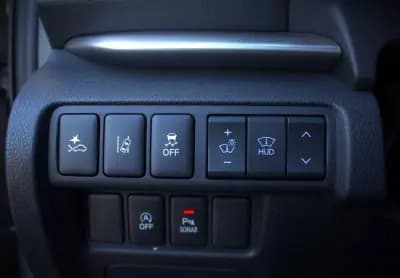 Sell Mitsubishi Eclipse Cross 2018 - 20900 EUR, 33000 km - AUTO.MOTO.pt