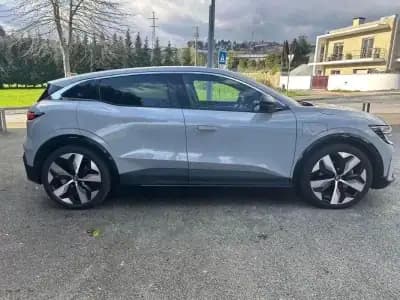 Vendo Renault Mégane E-Tech 2022 - 24999 EUR, 101000 km - AUTO.MOTO.pt